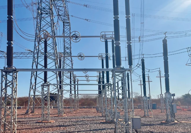 GW23B 550 kV disconnector and lattice support structures in the Brazilian switchyard