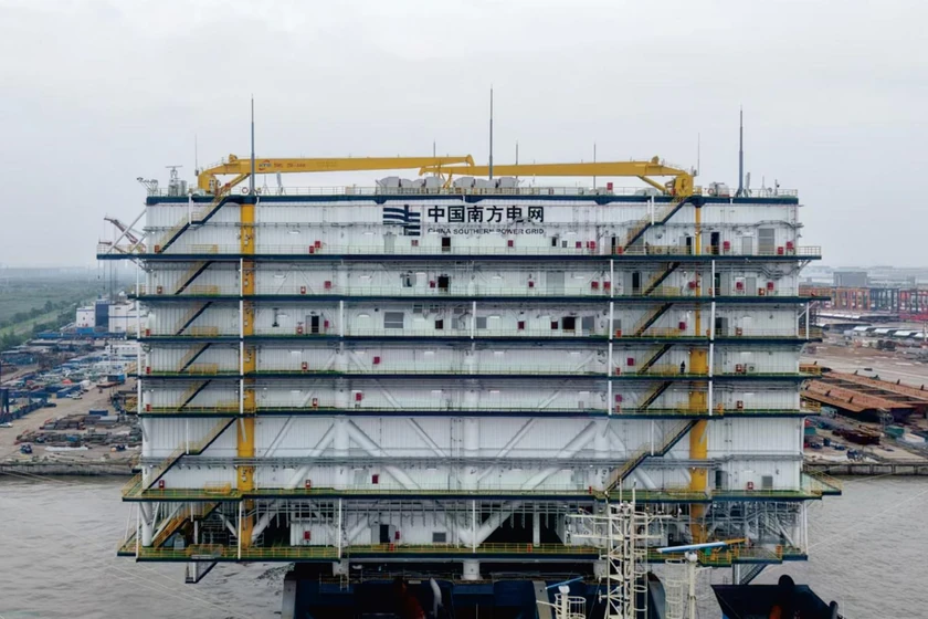 66 kV amplitude-phase corrector capacitor racks installed for an offshore wind VSC-HVDC platform
