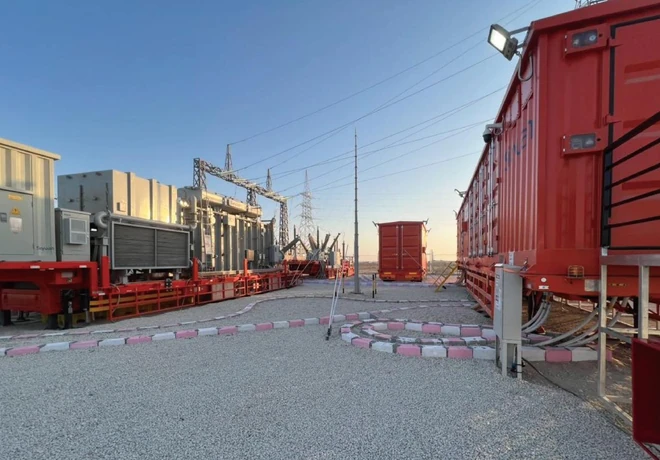 Containerized GIS and transformer systems of a mobile substation on site